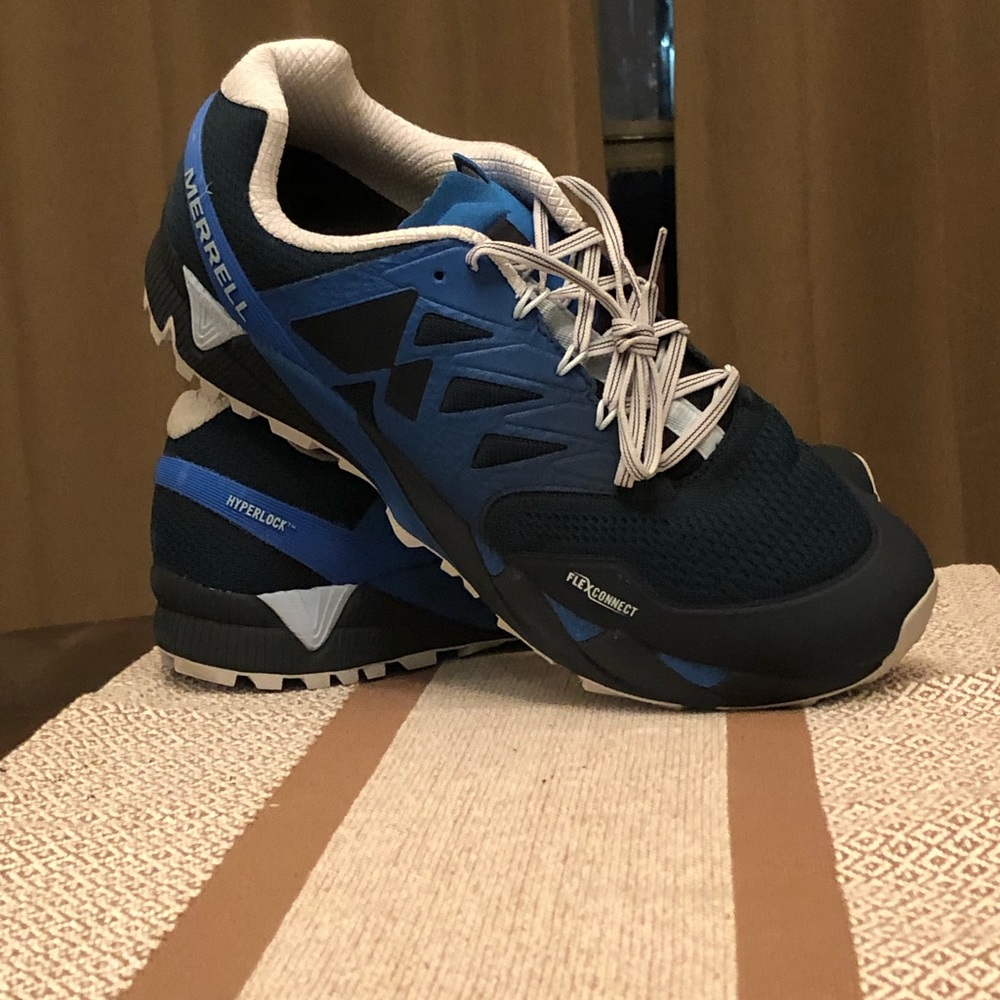 Men’s merrell running shoe